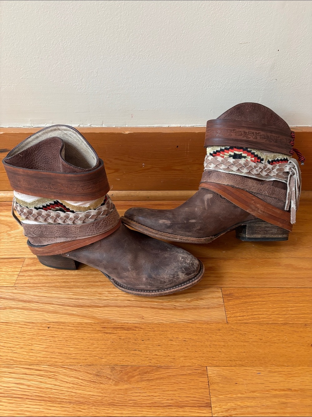Freebird by Steven mezcal Women’s Brown Leather Ankle Boots size 10